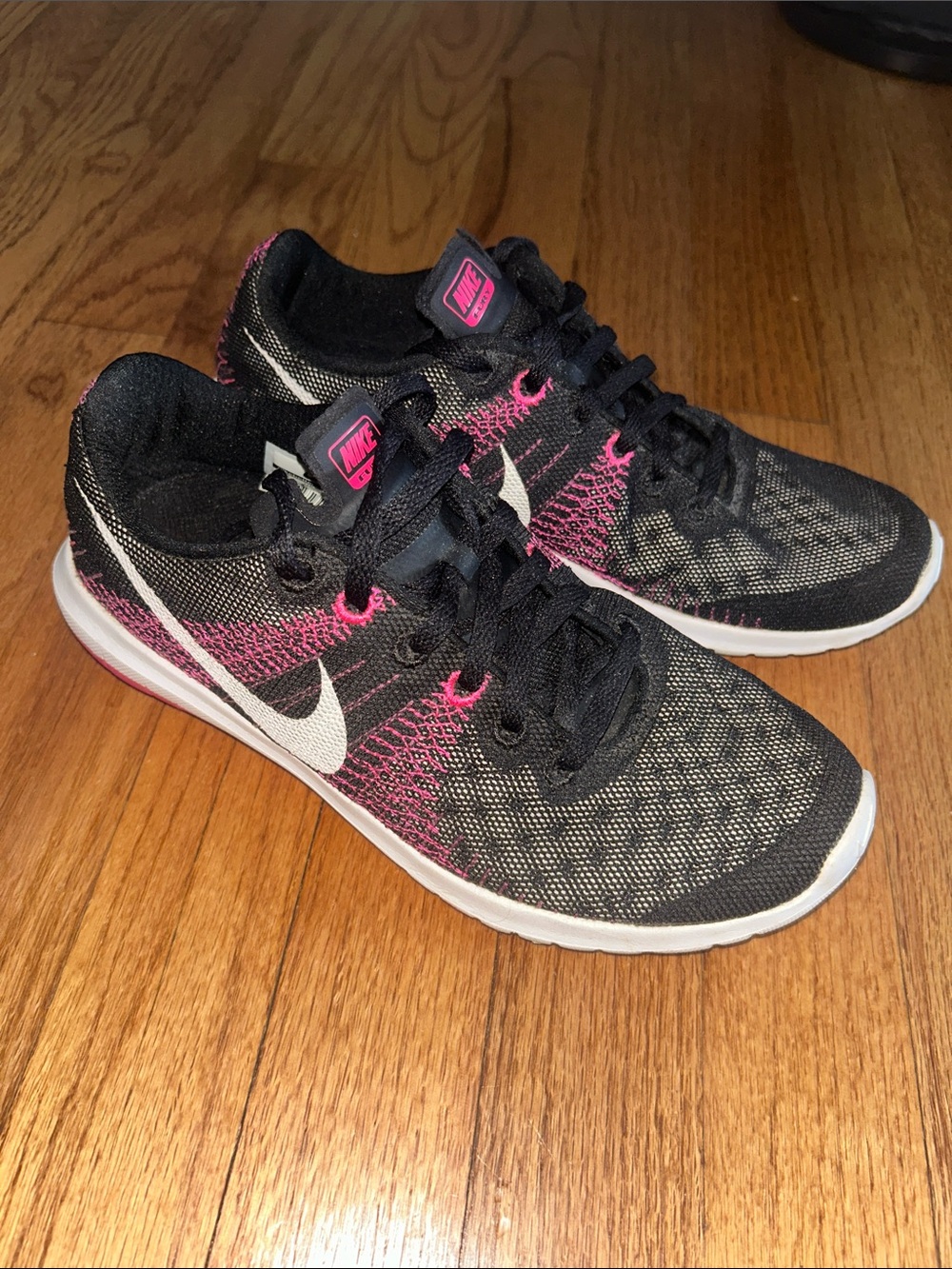 Nike Women's Fury Black & Pink Knit Running Sneakers size 7